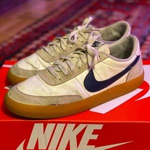 Used pair of Nike killshot 2